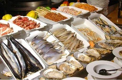 吃海鲜群众吃瓜视频,吃瓜群众围观美食狂欢